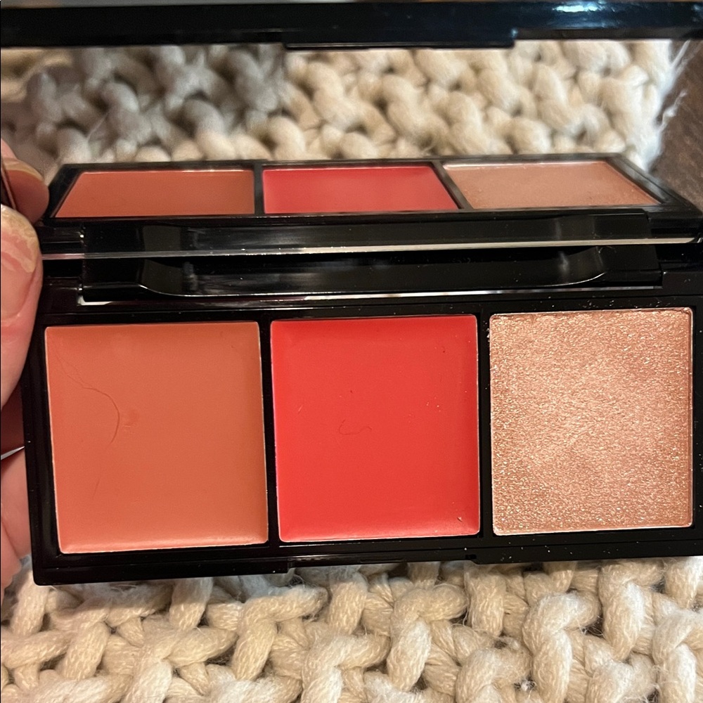 Laura Geller Blush Palette with Peach, Coral, and Shimmer